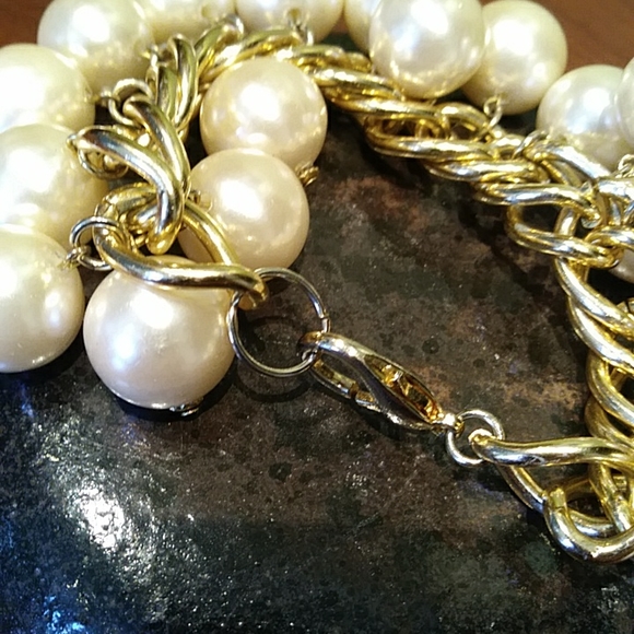 Vintage faux pearl charm bracelet - Picture 4 of 4